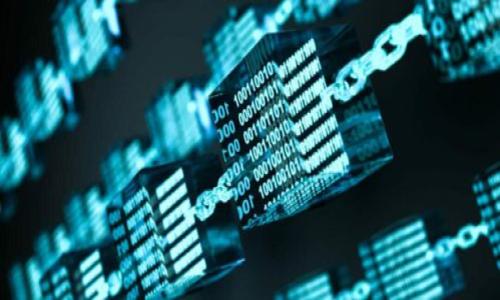   区块链钱包的多种功能及其在数字经济中的应用 / 
 guanjianci 区块链钱包,数字资产管理,加密货币安全 /guanjianci 

区块链技术的迅速发展推动了数字货币的流行，而作为用户与区块链网络之间的桥梁，区块链钱包承载了重要的角色。区块链钱包不仅可以存储和转移数字资产，还具备多个功能，成为数字经济时代不可或缺的工具。本文将从多个方面深入探讨区块链钱包的功能，以及与用户需求相关的五个关键问题。

### 区块链钱包的基本功能

区块链钱包主要用来存储和管理加密货币，如比特币、以太坊等。与传统钱包不同，它并不是存储实际货币，而是保存用户的私钥和公钥。通过私钥，用户可以发起交易；而公钥则是接收资金所需的地址。区块链钱包的基本功能可以划分为以下几类：

1. **存储和管理数字资产**  
   区块链钱包可以安全地存储用户的数字资产。用户可以在钱包中查看其资产的种类和数量，以及实时的市场价值。在钱包内，用户还可以轻松管理不同种类的数字货币。

2. **转账和收款**  
   用户可以通过钱包向其他用户发送数字货币，或者接收他人发送的数字资产。转账一般非常快速，特别是在区块链网络流量低时，费用也较为合理。

3. **交易记录查询**  
   所有的交易记录都会在区块链上留下痕迹，用户可以通过钱包查询其历史交易，包括日期、金额和对方地址等信息。这为用户日后的管理和报税提供了便利。

4. **多签名和安全设置**  
   一些高级区块链钱包支持多签名功能，增强了安全性。这需要多个私钥进行交易的签名，防止单一私钥的丢失或被盗导致资产损失。

5. **与去中心化应用(DApp)交互**  
   一些区块链钱包集成了对去中心化应用的支持，用户可以在钱包内直接访问并使用这些应用，丰富了钱包的功能性。

### 区块链钱包具备的企业级功能

区块链钱包不仅适用于个人用户，也在企业级别发挥着重要作用。企业在使用区块链钱包时，通常需要更加复杂和安全的功能。

1. **API与集成服务**  
   企业可以通过API将区块链钱包与自身的服务进行集成。这使得企业能够在其应用内直接管理用户的数字资产，从而提升用户体验。

2. **定制化的安全解决方案**  
   企业通过钱包服务提供商可以得到定制化的安全解决方案。比如，通过保险机制来确保数字资产的安全，防止黑客攻击。

3. **支持多种支付方式**  
   企业可以设置支持多种数字货币的支付选项，以方便客户在不同币种之间进行选择。从而，不仅可以保持用户的多样性，还能在一定程度上降低风险。

4. **资产管理与报告工具**  
   一些区块链钱包提供全面的资产管理工具，可以帮助企业追踪资产流动和价值变化，自动生成报告，为财务决策提供数据支持。

5. **合规性和法规遵循**  
   企业在使用区块链钱包时，还需符合当地的法律法规。一些钱包服务提供商会提供合规性支持，确保企业在使用加密货币时不违反法律规定。

### 区块链钱包安全性问题

关于区块链钱包的安全问题，不少用户在选择时会非常谨慎。数字货币对于许多用户来说，已经是相对较大的投资。因此，确保钱包的安全性至关重要。

1. **私钥保护**  
   私钥是使用区块链钱包的关键，任何人若获取了用户的私钥，都能完全控制其资产。用户应该选择能够离线存储私钥或提供多重身份验证的钱包。

2. **两步验证**  
   选择支持两步验证的区块链钱包可以显著提高安全性。即使黑客获得了账户的密码，若没有第二步的验证码，也无法登录。

3. **软件和智能合约的审计**  
   用户应使用知名的钱包服务提供商，且这些提供商应定期对软件和智能合约进行安全审计，以确保系统没有漏洞。

4. **实时警报机制**  
   如果钱包服务提供商能够提供实时交易警报，用户能及时发现并处理异常交易，从而保护他们的资产。

5. **意识到钓鱼攻击**  
   用户应时刻对各种可能的钓鱼攻击保持警惕。不轻易点击来自不明来源链接，确保始终访问官方渠道。 

### 常见的区块链钱包类型

区块链钱包分为几种不同类型，各自适合不同的应用场景，用户应根据自己的需求选择合适的类型。

1. **热钱包**  
   热钱包连接互联网，便于随时随地进行交易，适合频繁的交易用户。热钱包一般操作简单，但相较于冷钱包安全性较低。

2. **冷钱包**  
   冷钱包在离线环境中保存私钥，安全性高，但不适于日常交易。适合长期投资者存储大额数字资产。

3. **桌面钱包**  
   通过电脑进行管理，用户需要进行软件安装。桌面钱包提供更为强大的功能，但一旦电脑被病毒感染，将面临资产丢失的风险。

4. **手机钱包**  
   移动设备上的应用程序，便于用户随时随地管理数字资产。手机钱包通常具有良好的用户体验，但安全性较低。

5. **硬件钱包**  
   通过实体设备存储私钥，这种方式安全性最高。支持多种加密货币，适合大额存储和长期保管。

### 区块链钱包如何支持数字经济

在数字经济迅猛发展的今天，区块链钱包的角色显得尤为重要。它不仅为个人用户提供了方便，也在企业和更广泛的经济体系中发挥着作用。

1. **促进金融包容性**  
   区块链 Wallet 通过降低金融服务的门槛，让更多没有银行账户的用户能够参与到金融活动中。用户只需拥有一部手机和互联网，即可使用加密货币进行交易和管理资产。

2. **提升交易效率**  
   区块链钱包的使用减少了中介的需要，极大提高了交易的速度和成本效益。传统银行转账可能需要几天时间，而区块链钱包内的交易一般在几分钟内完成。

3. **支持去中心化金融(DeFi)**  
   许多区块链钱包支持与去中心化金融应用的直接交互，用户可以通过资金借贷、流动性挖掘等方式参与其中，拓宽了投资和理财的选择。

4. **促进跨境交易**  
   区块链钱包使得跨境交易变得更加简单。用户无需担忧汇率波动或高昂的手续费，轻松完成国际支付。

5. **推动数字资产的创新**  
   区块链钱包成为开发者实现去中心化应用和创新数字资产的基石。通过安全、便捷的方式吸引更多用户参与数字经济。

通过以上分析，我们已经对区块链钱包能做的事情有了比较深入的了解。因此，在选择和使用区块链钱包时，了解不同功能、类型和安全性问题将有助于用户最大化地利用数字资产。这一工具不仅是金融活动的媒介，同时在不断发展的数字经济中扮演着越来越重要的角色。

### 相关问题

1. **如何选择安全可靠的区块链钱包？**
2. **热钱包与冷钱包各有什么优缺点？**
3. **区块链钱包会对传统金融系统产生哪些影响？**
4. **用户如何管理和保护他们的数字资产？**
5. **未来区块链钱包的发展趋势如何？**

接下来的内容将对这五个问题逐一深入分析，提出一些见解和建议。